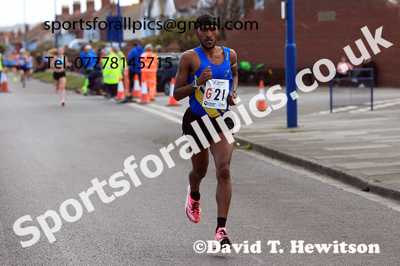 Senior mens Northern 12 Stage Road Relay, 2025 Northern 12 and 6 Stage Road Relays and Junior 5k, Redcar. Photo: David T. Hewitson/Sports for All Pics